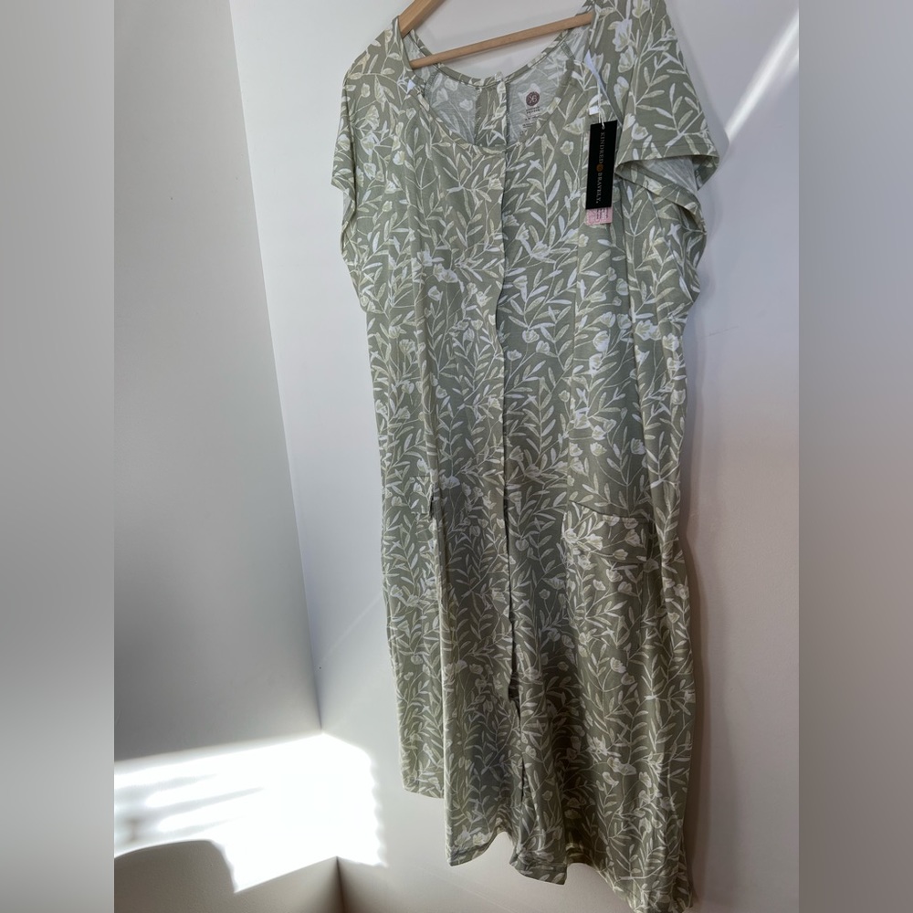 BNWT Kindred Bravely Universal Labor and Delivery Gown size 1X-2X
